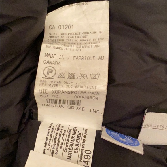 Canada Goose Jacket, bomber style, size M - Picture 4 of 6